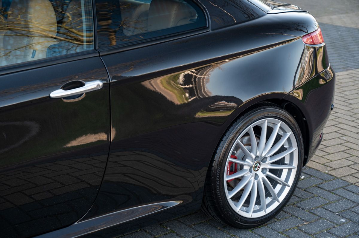 Alfa Romeo GT (2006) — foto 9