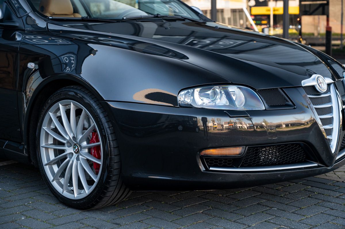 Alfa Romeo GT (2006) — foto 16
