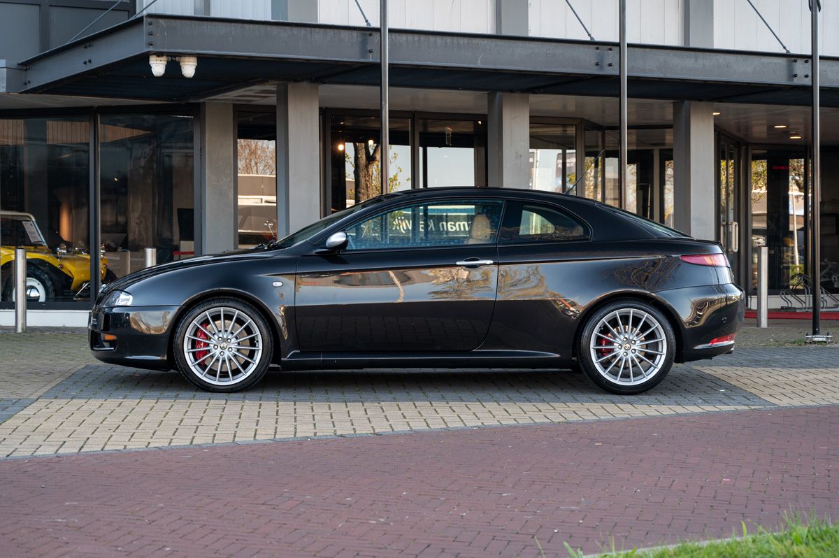 Alfa Romeo GT (2006) — foto 10