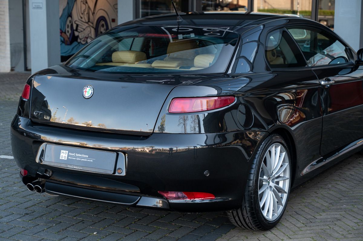 Alfa Romeo GT (2006) — foto 3