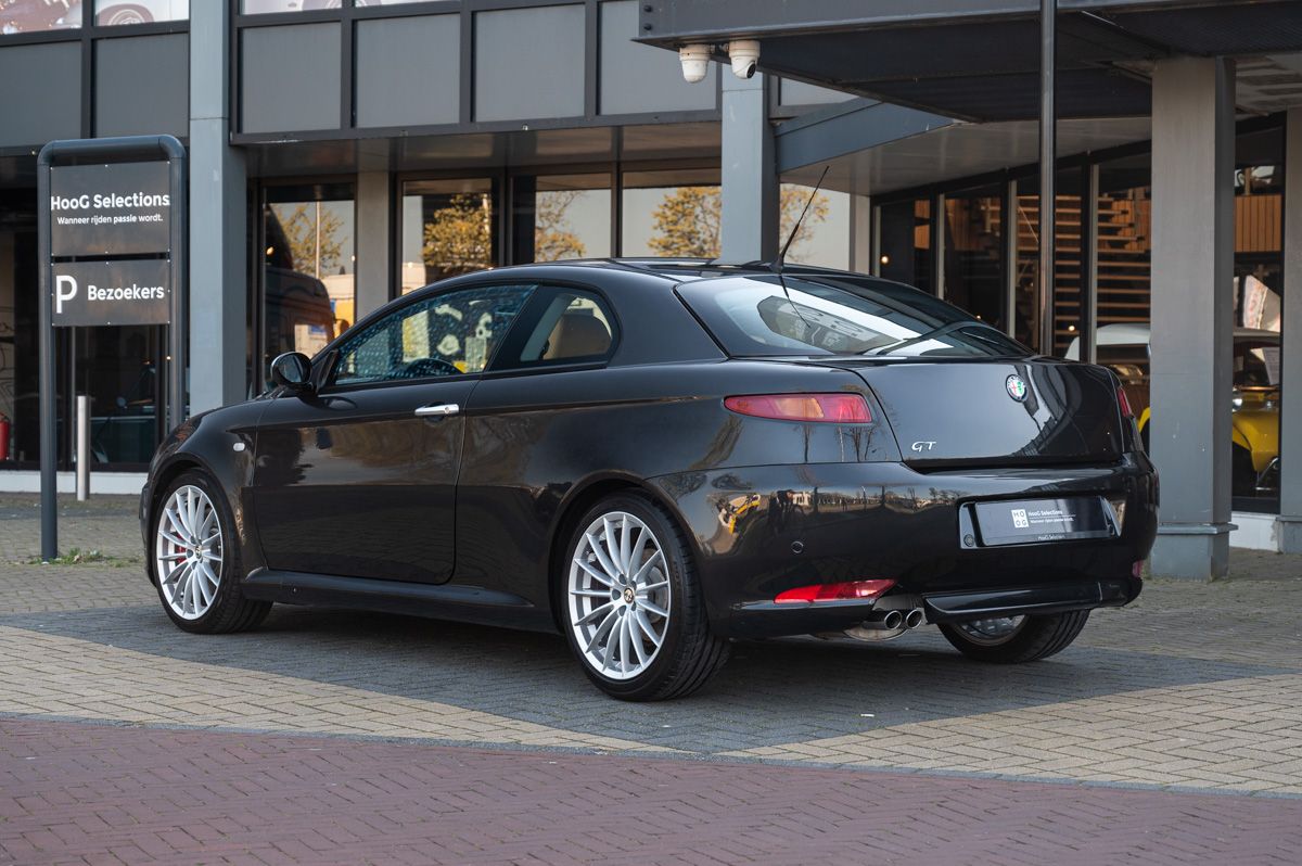 Alfa Romeo GT (2006) — foto 8