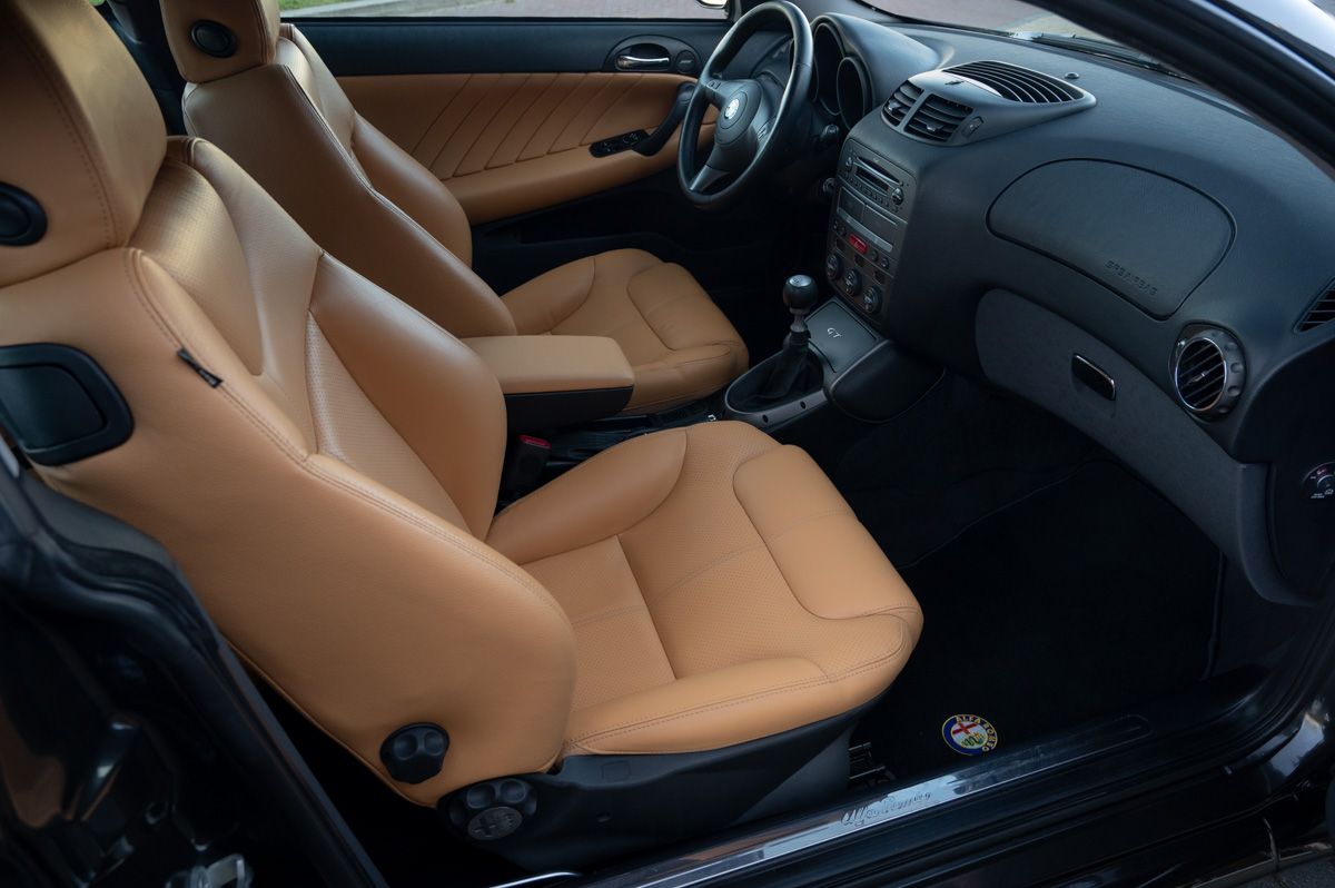 Alfa Romeo GT (2006) — foto 46