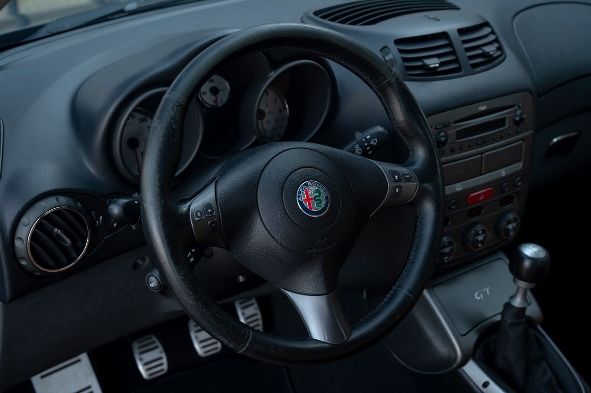 Alfa Romeo GT (2006) — foto 54
