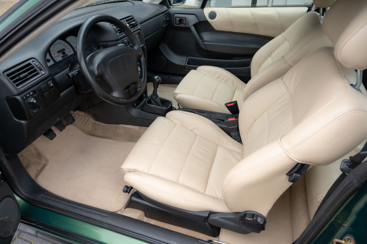 Opel Calibra (1996) — Foto 34