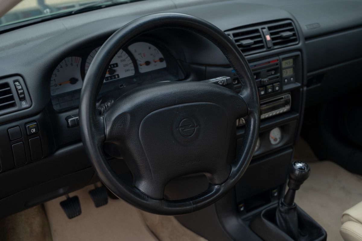 Opel Calibra (1996) — Foto 46