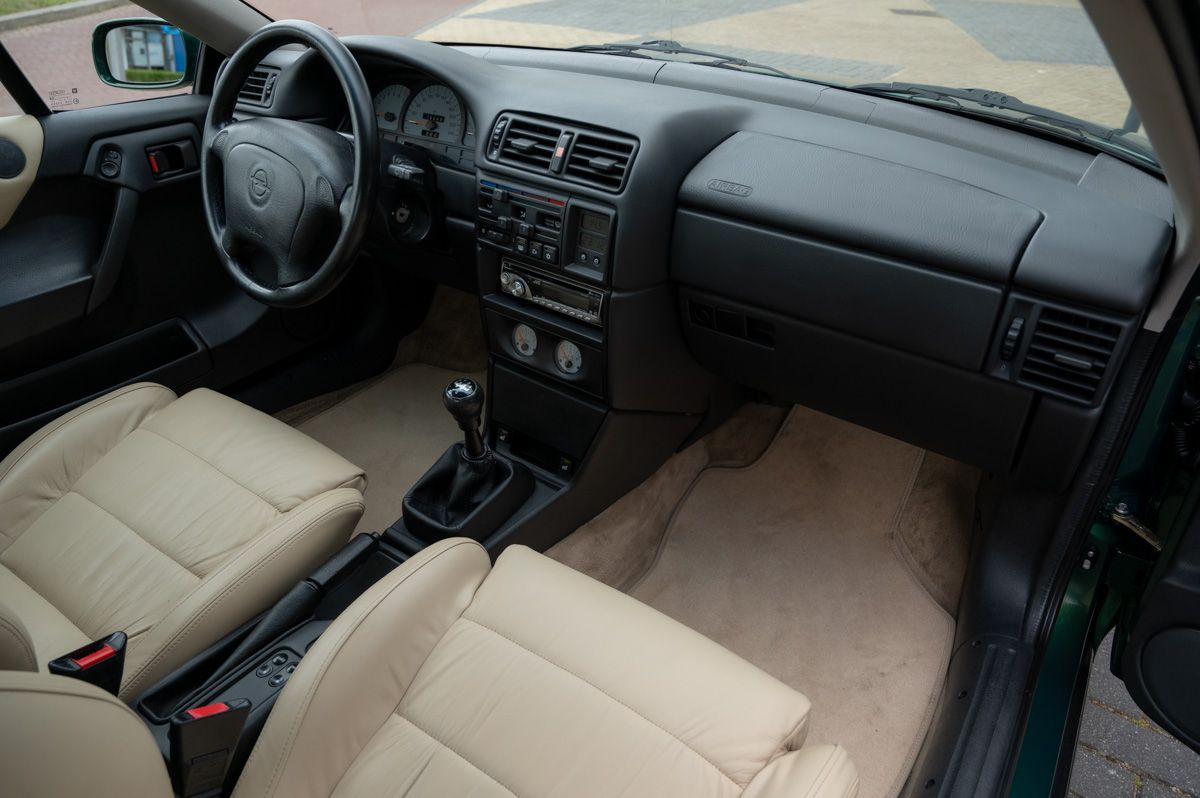 Opel Calibra (1996) — Foto 37