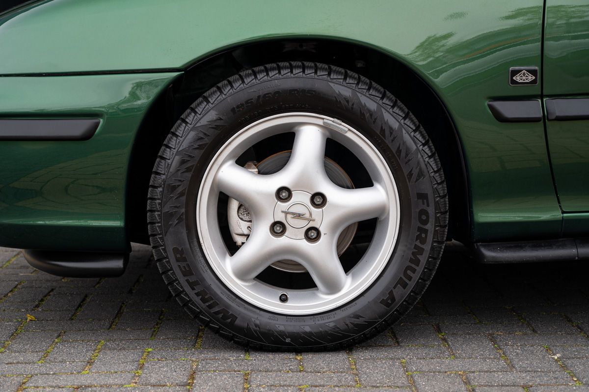Opel Calibra (1996) — Foto 16