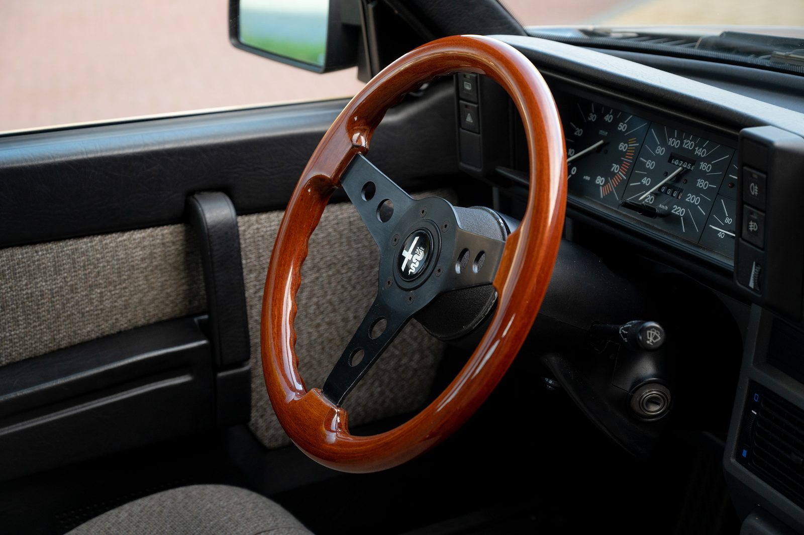 Alfa Romeo 75 (1986) — Foto 56