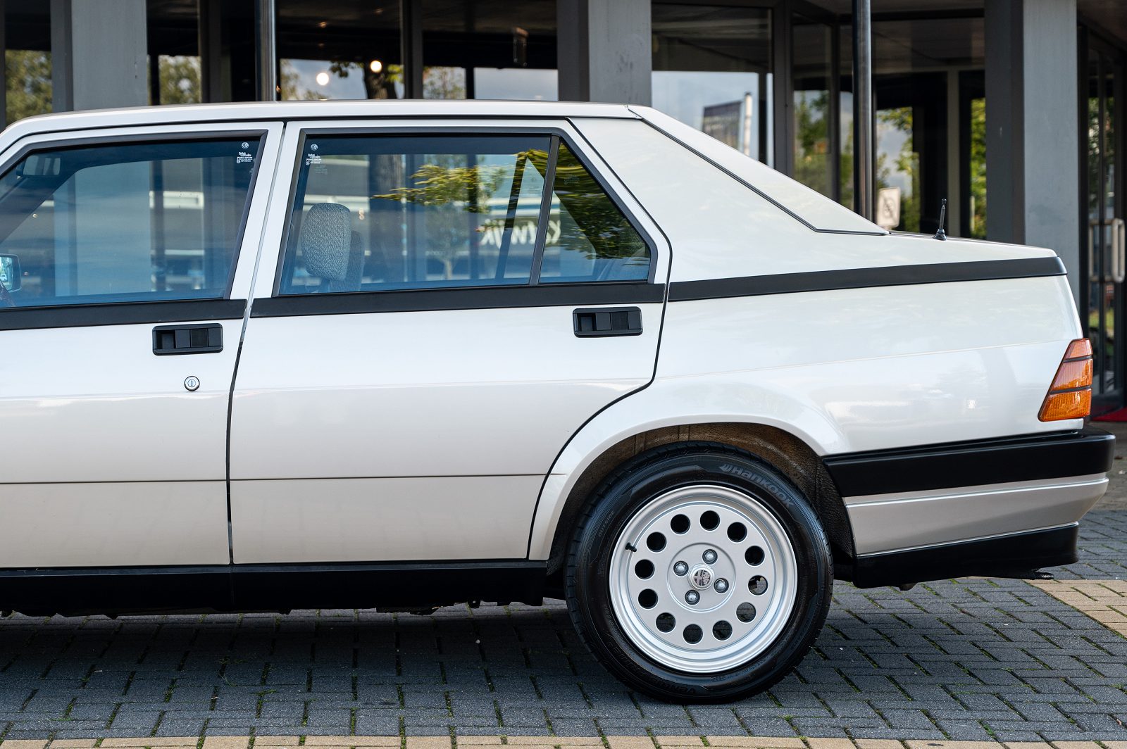 Alfa Romeo 75 (1986) — Foto 5