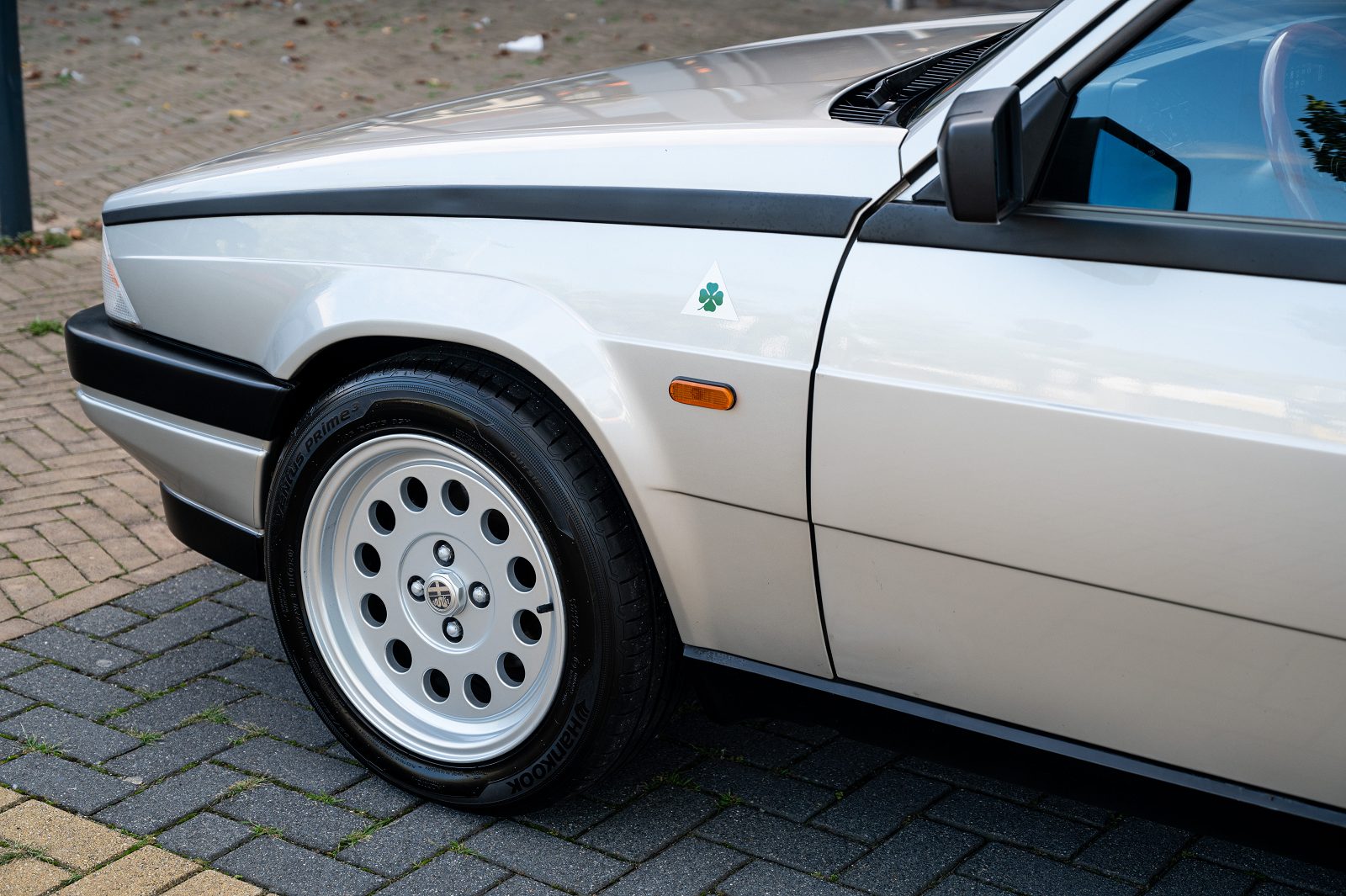 Alfa Romeo 75 (1986) — Foto 15