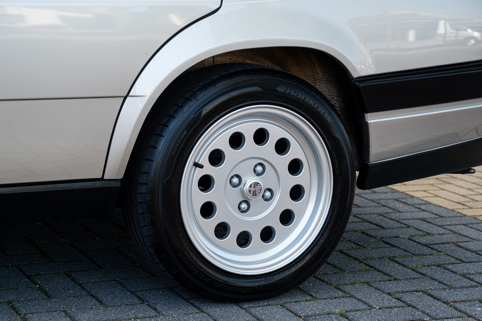 Alfa Romeo 75 (1986) — Foto 14