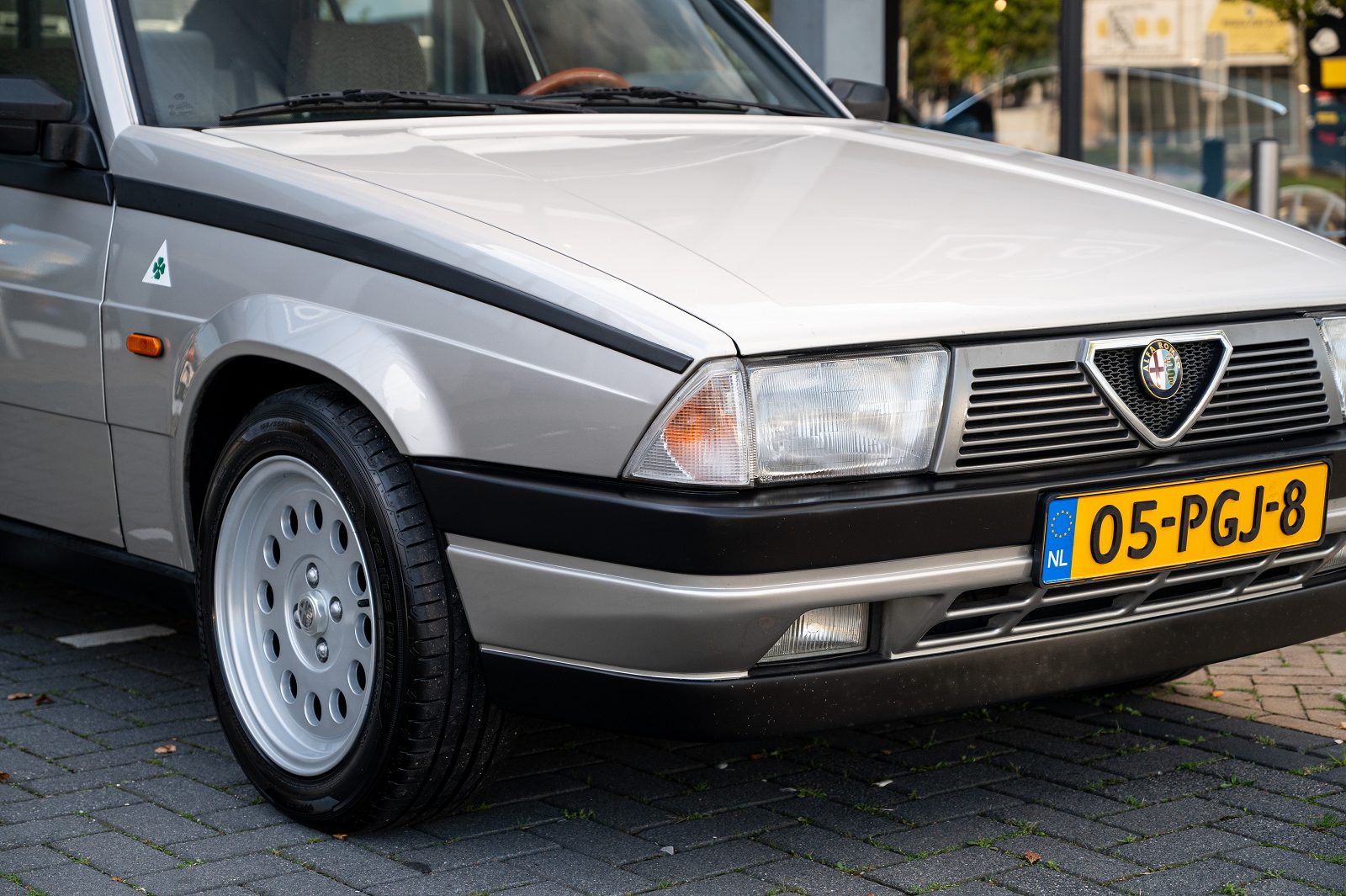 Alfa Romeo 75 (1986) — Foto 33