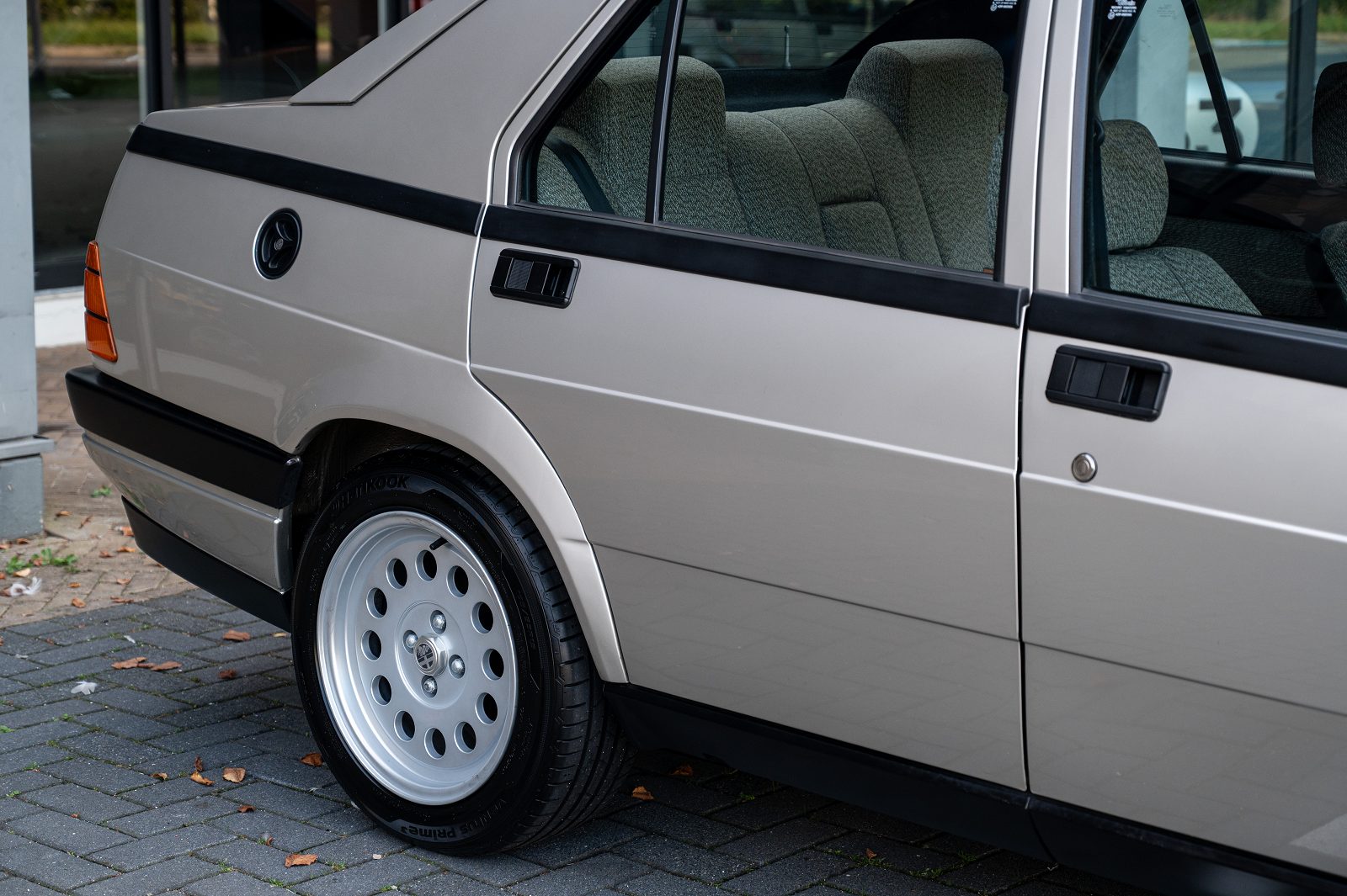 Alfa Romeo 75 (1986) — Foto 34
