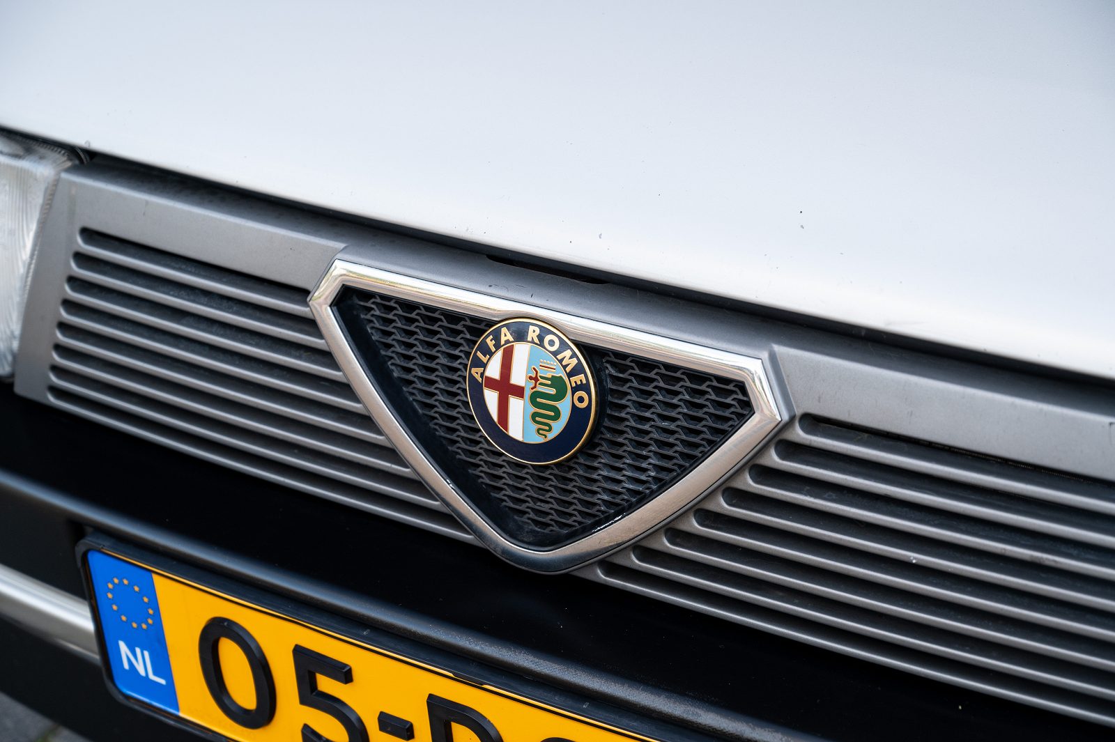 Alfa Romeo 75 (1986) — Foto 25
