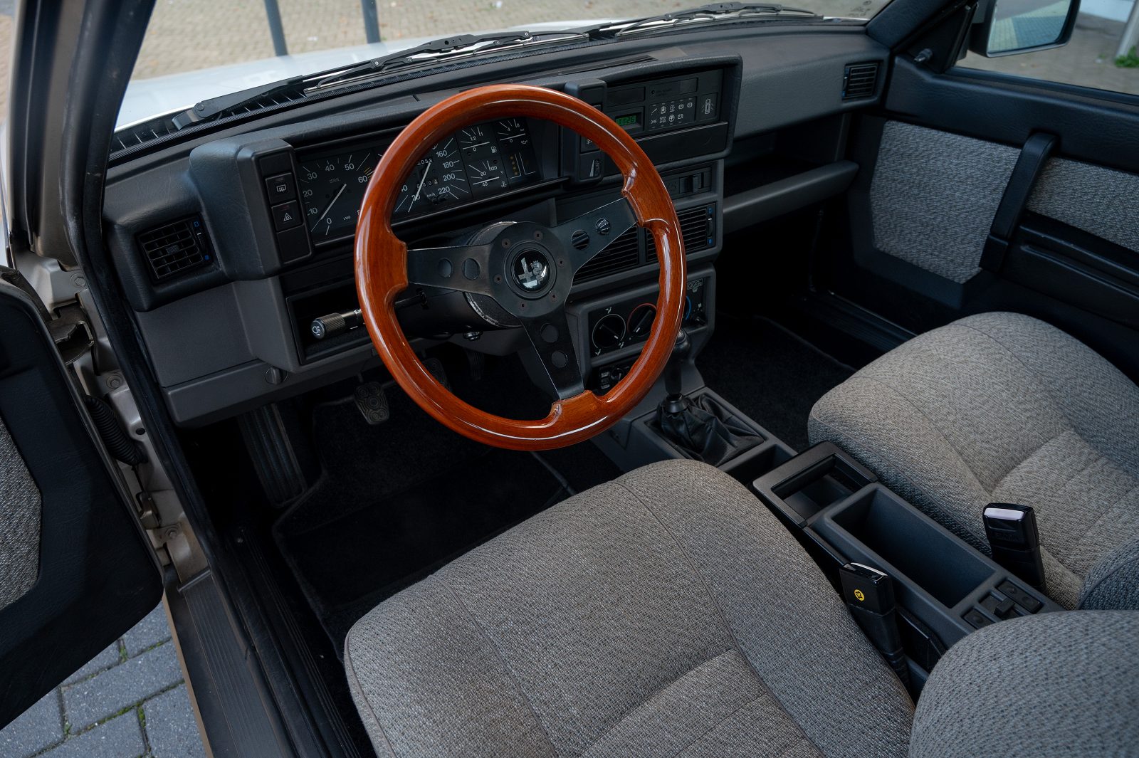 Alfa Romeo 75 (1986) — Foto 57