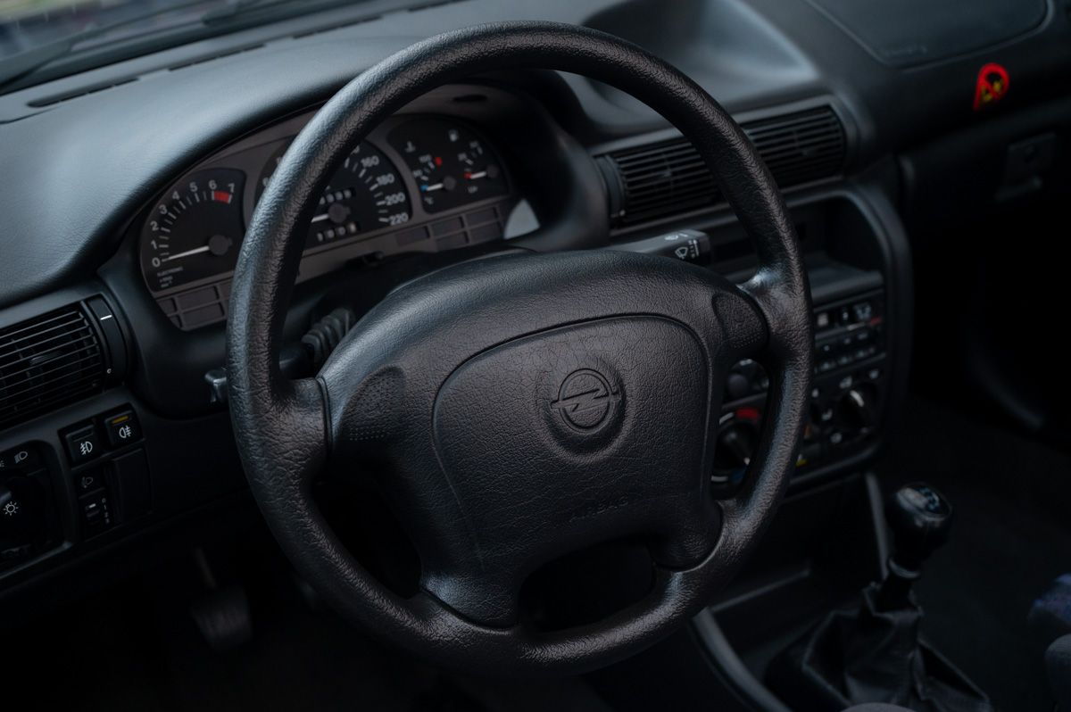 Opel Astra (1995) — photo 50
