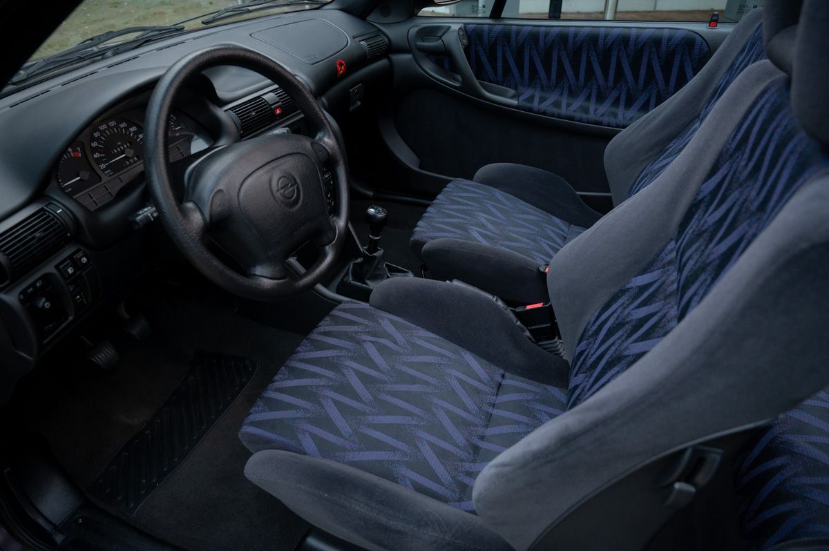 Opel Astra (1995) — photo 37