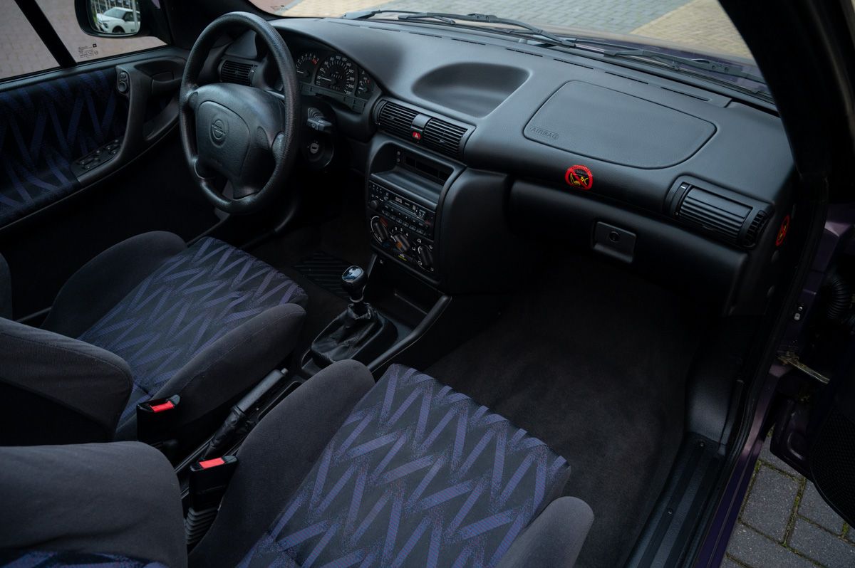 Opel Astra (1995) — photo 40