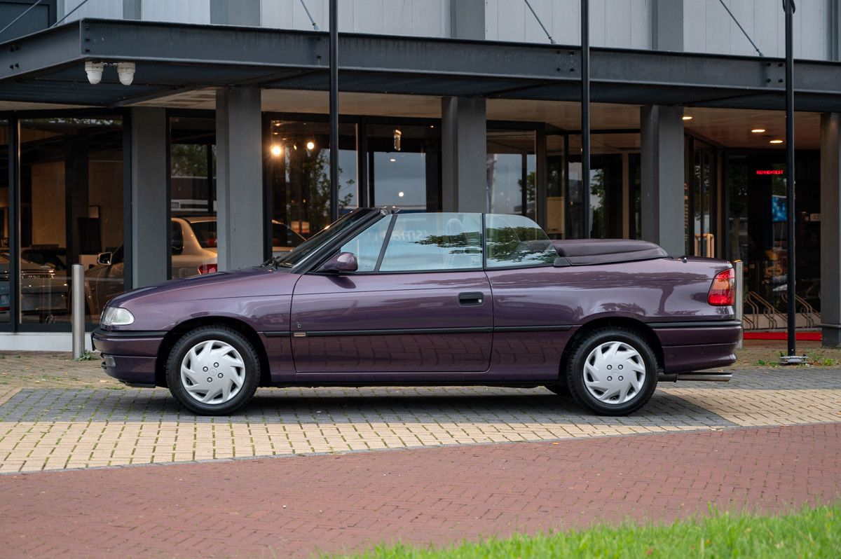 Opel Astra (1995) — photo 11