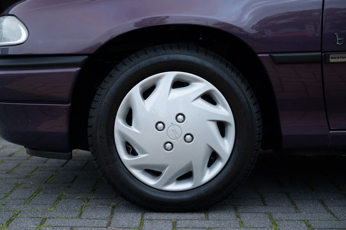 Opel Astra (1995) — photo 18