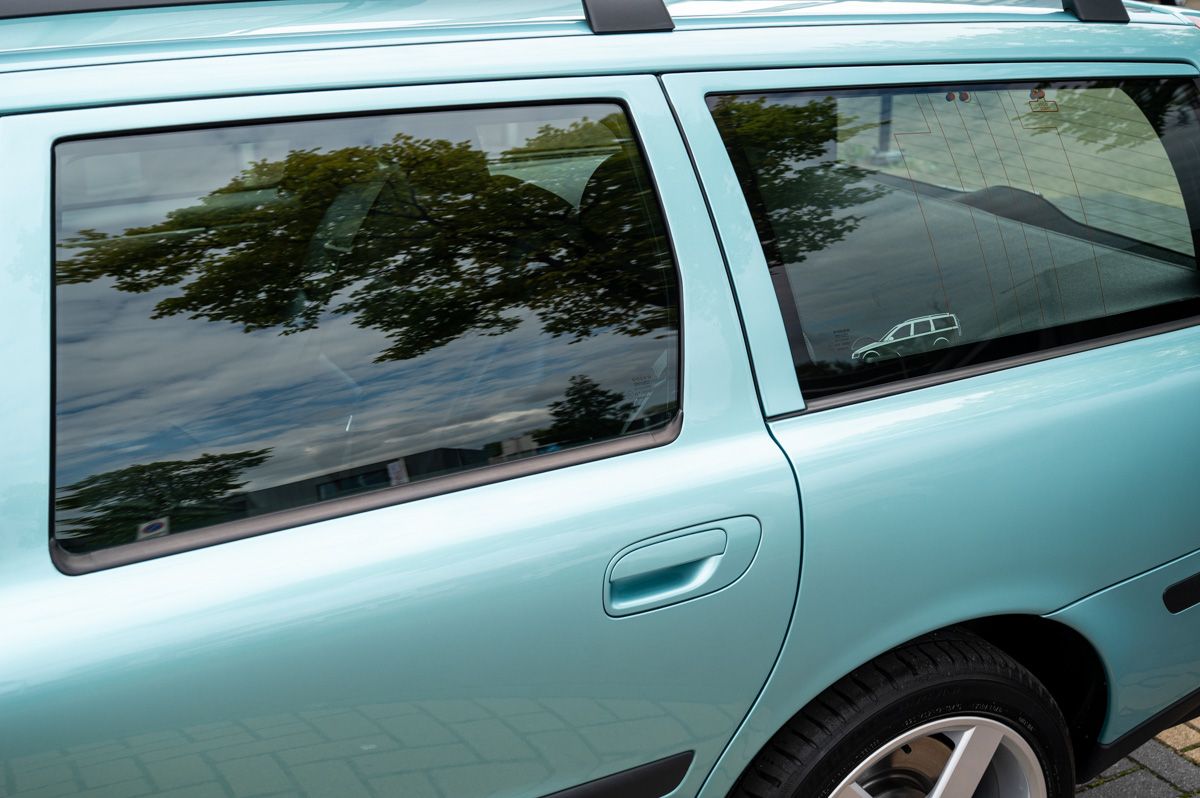 Volvo V70 (2003) — صورة 38