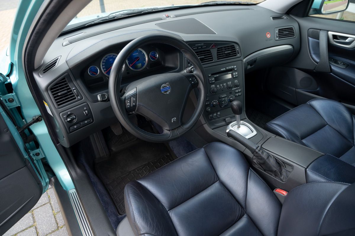 Volvo V70 (2003) — صورة 44