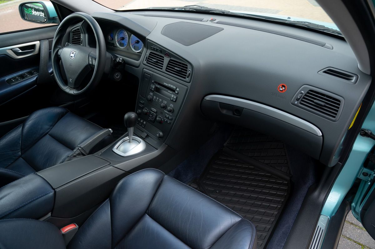Volvo V70 (2003) — صورة 47