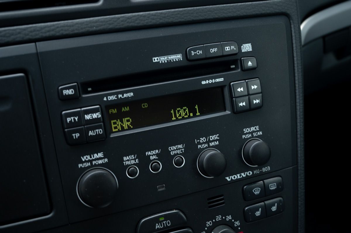 Volvo V70 (2003) — صورة 76