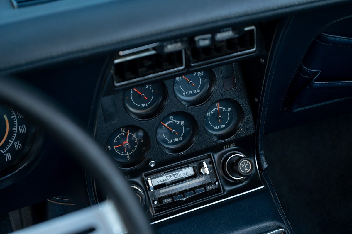 Chevrolet Corvette (1973) — photo 52