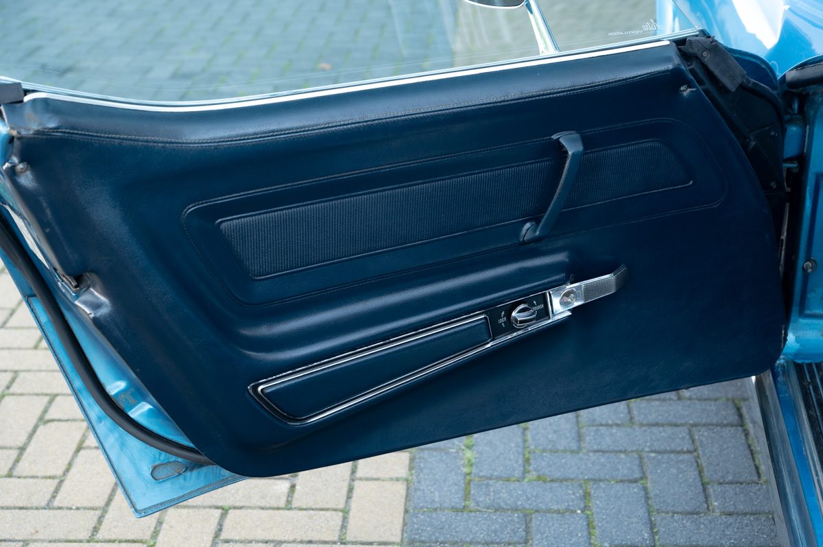 Chevrolet Corvette (1973) — photo 79