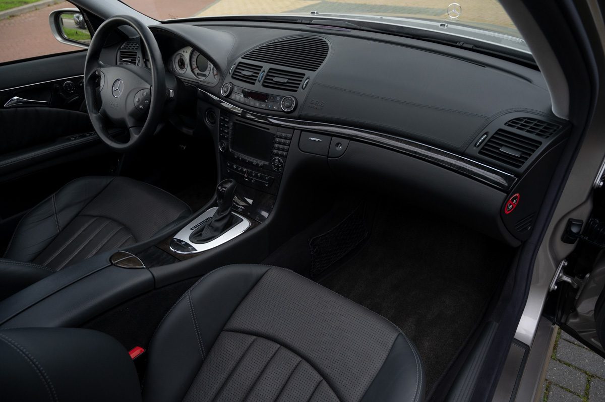 Mercedes-Benz E-Klasse (2003) — صورة 37
