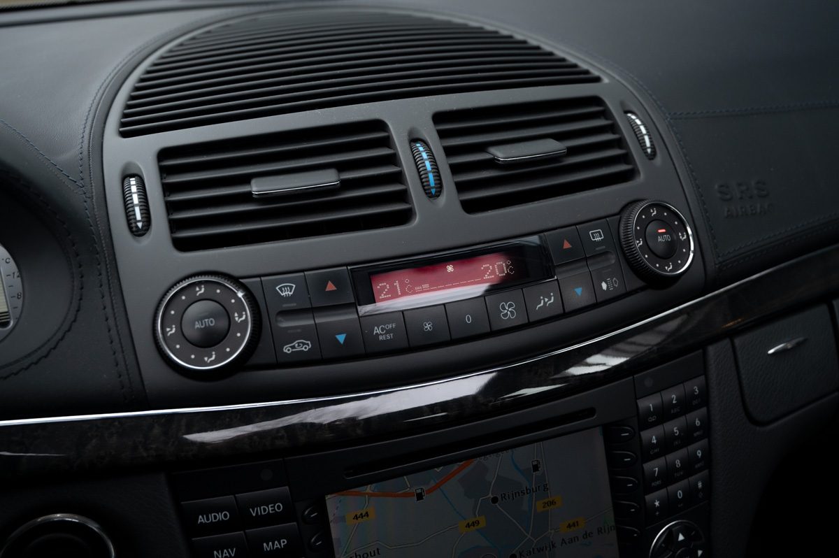 Mercedes-Benz E-Klasse (2003) — صورة 60