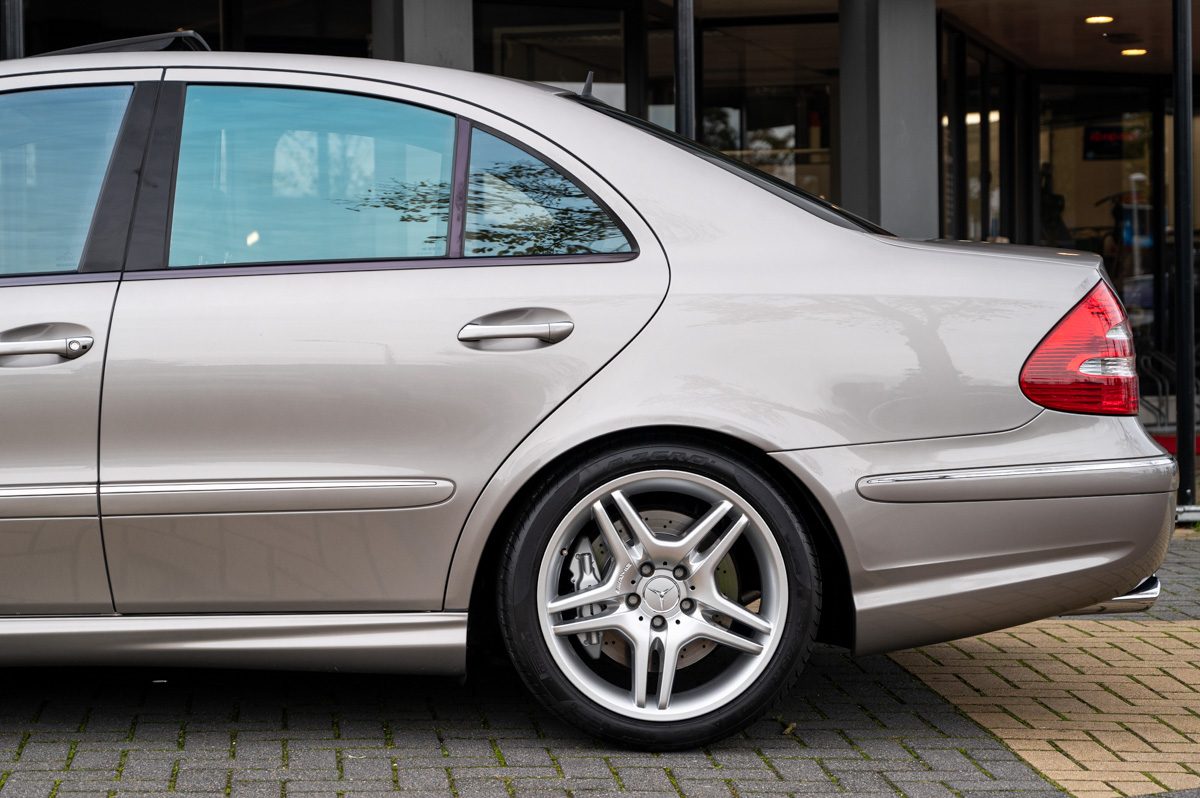 Mercedes-Benz E-Klasse (2003) — صورة 30