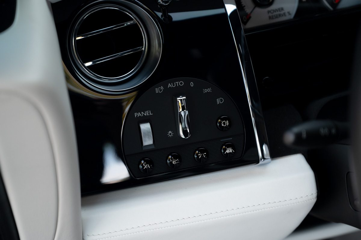 Rolls-Royce Wraith (2014) — Foto 66