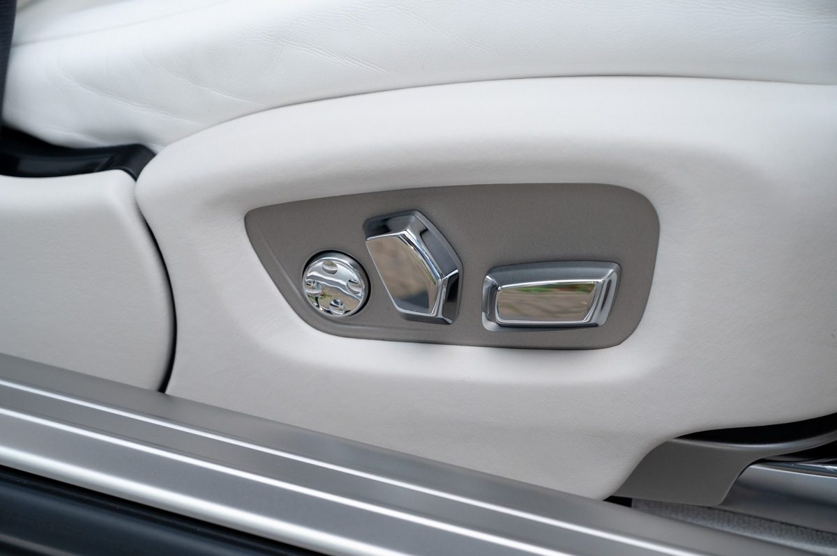 Rolls-Royce Wraith (2014) — Foto 74