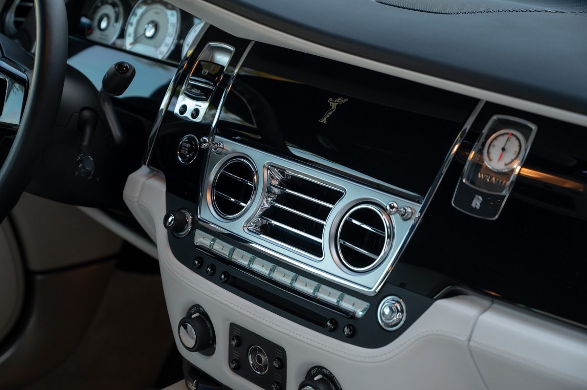 Rolls-Royce Wraith (2014) — Foto 75
