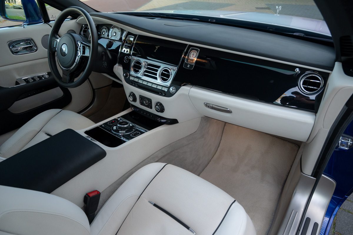 Rolls-Royce Wraith (2014) — Foto 45