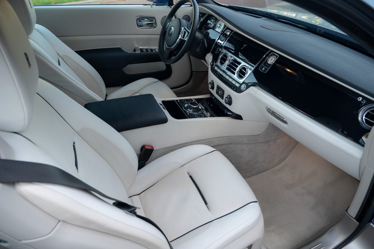 Rolls-Royce Wraith (2014) — Foto 51