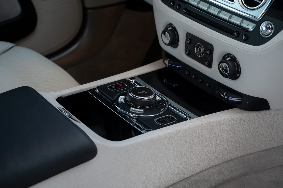 Rolls-Royce Wraith (2014) — Foto 76