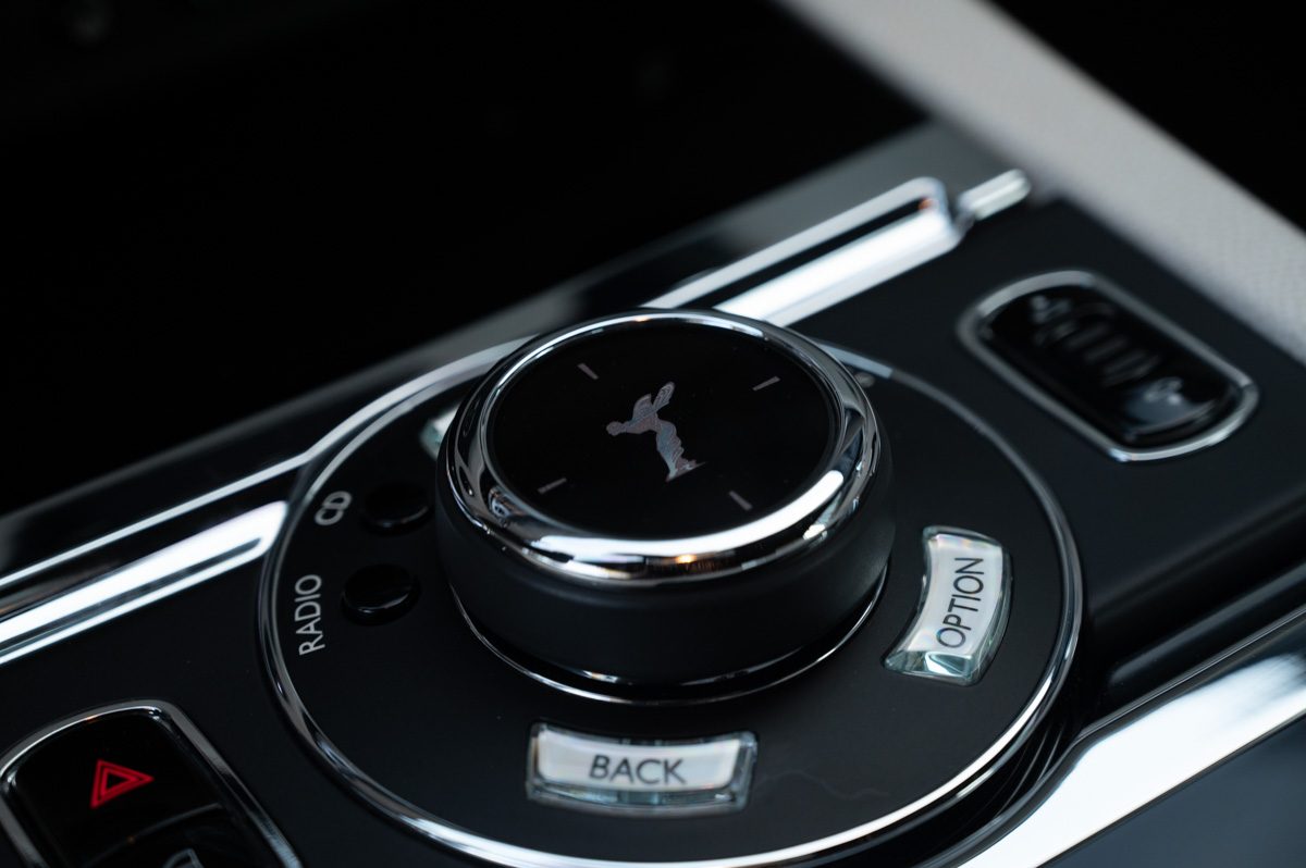 Rolls-Royce Wraith (2014) — Foto 82