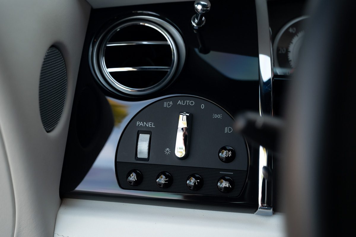 Rolls-Royce Wraith (2014) — Foto 78