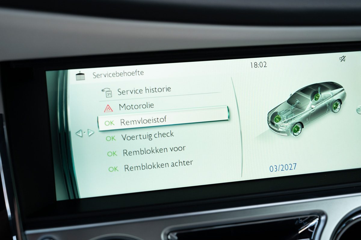 Rolls-Royce Wraith (2014) — Foto 56
