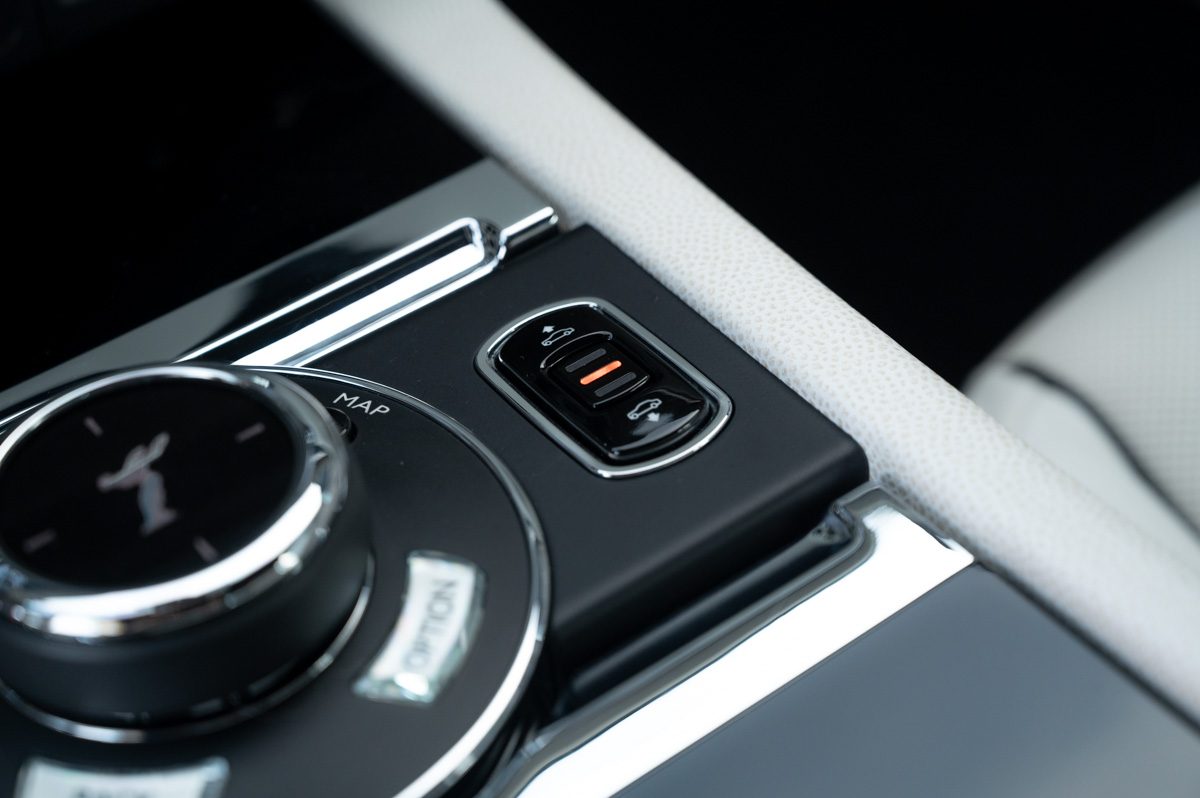 Rolls-Royce Wraith (2014) — Foto 88