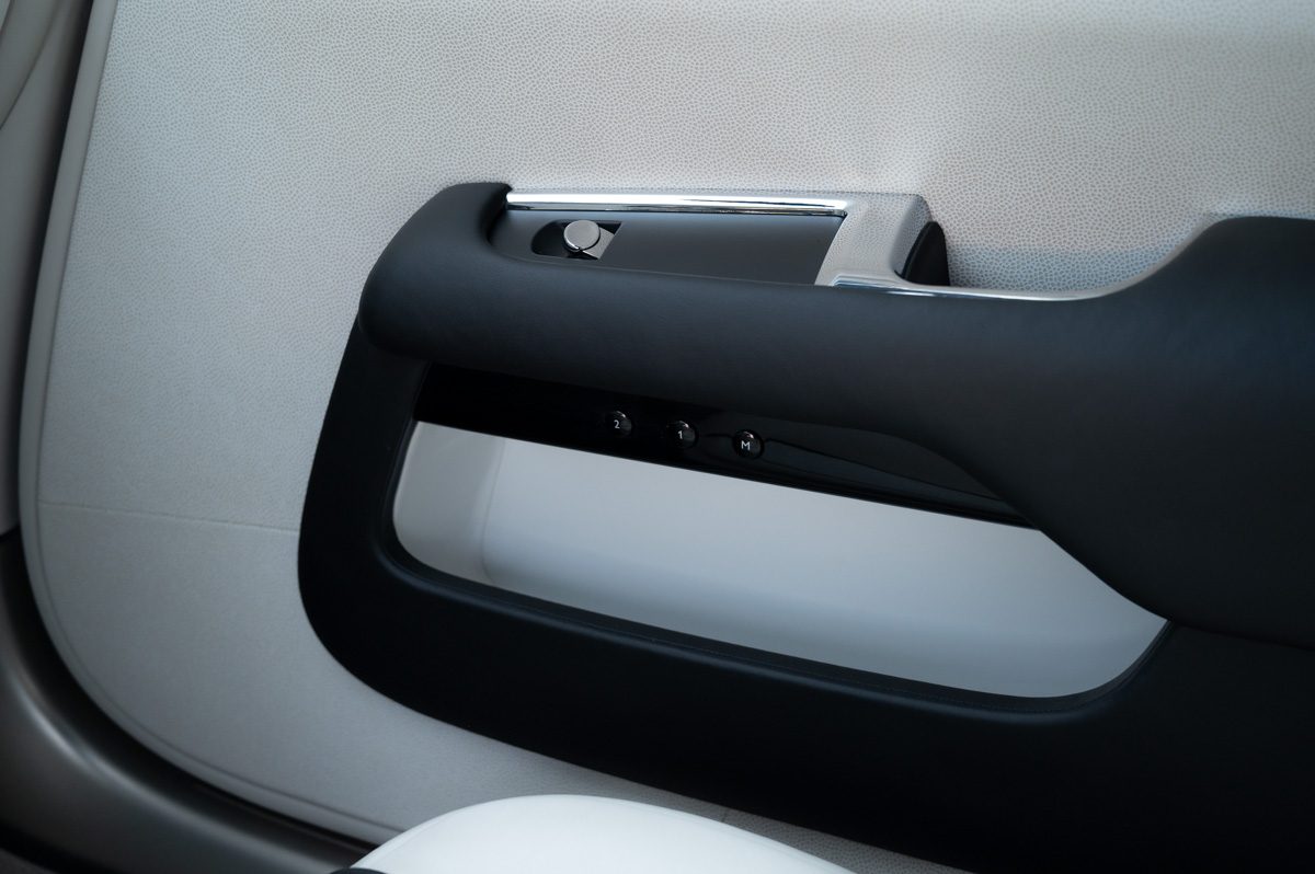 Rolls-Royce Wraith (2014) — Foto 91