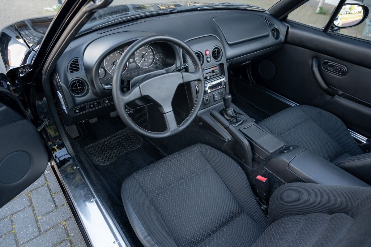 Mazda MX-5 (1995) — foto 44