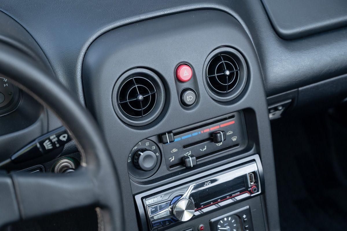 Mazda MX-5 (1995) — foto 47