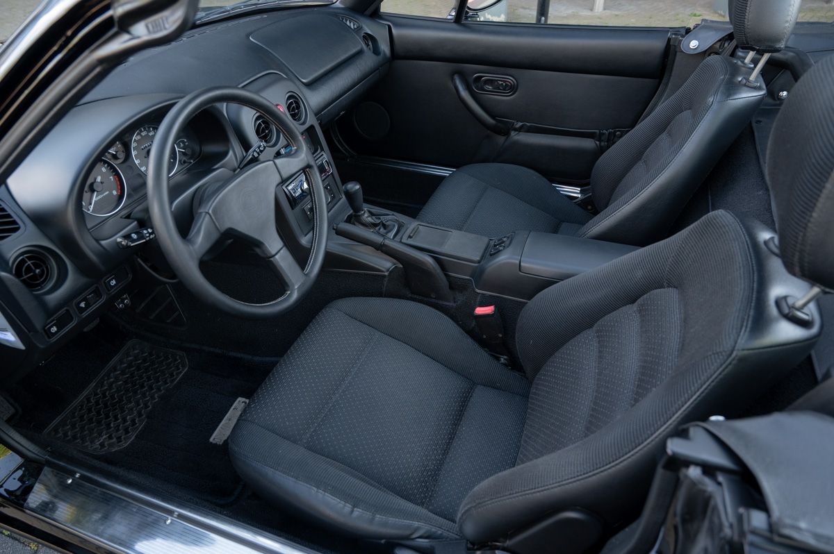 Mazda MX-5 (1995) — foto 45