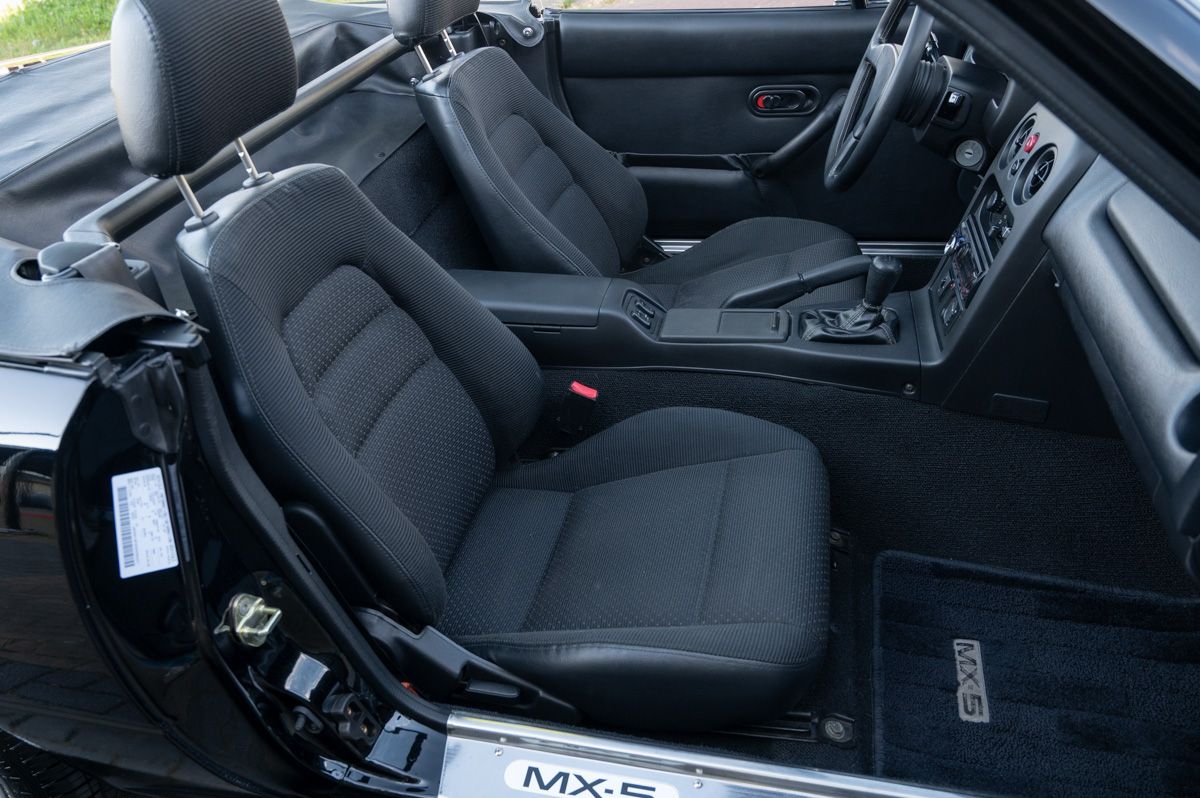 Mazda MX-5 (1995) — foto 52