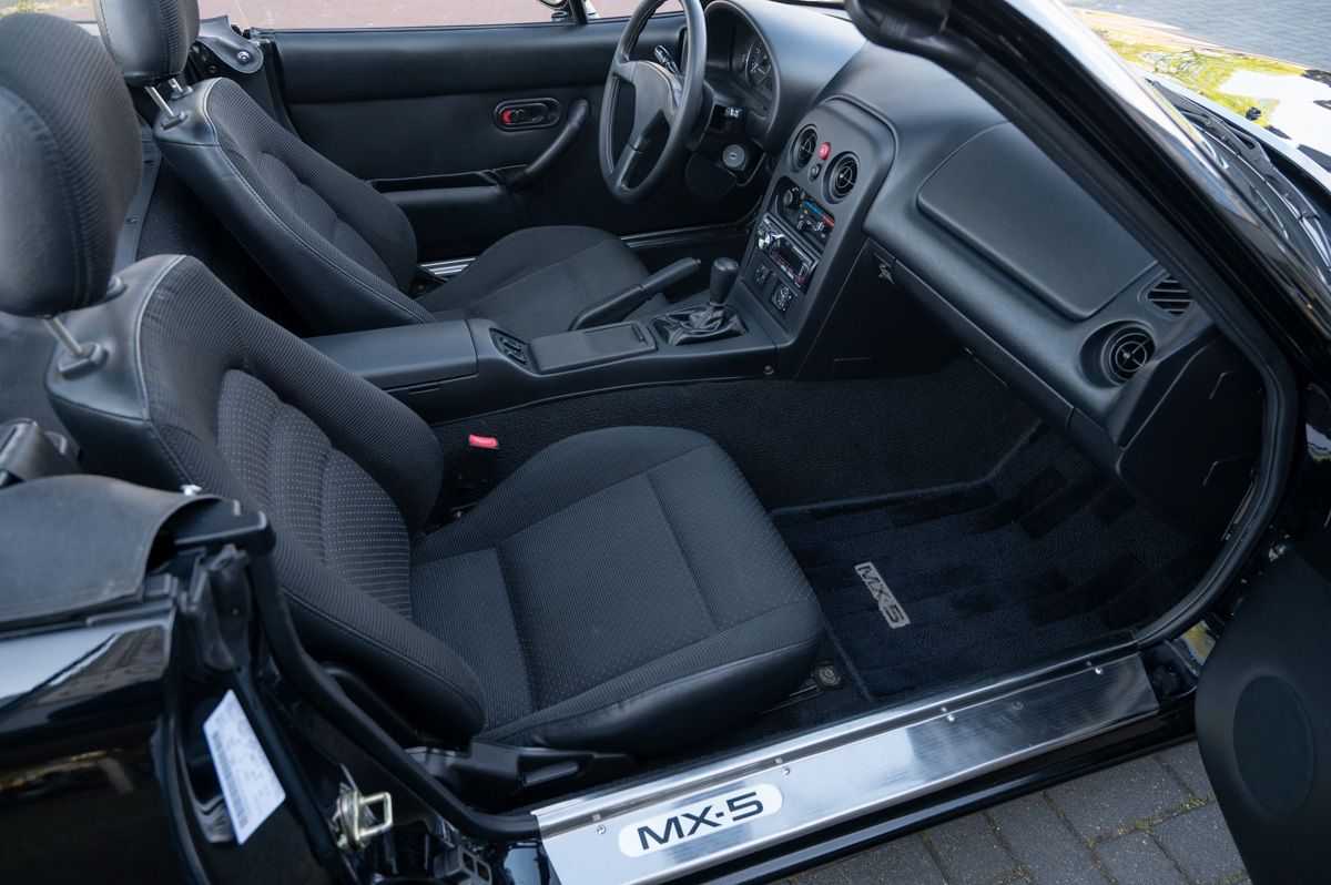 Mazda MX-5 (1995) — foto 54
