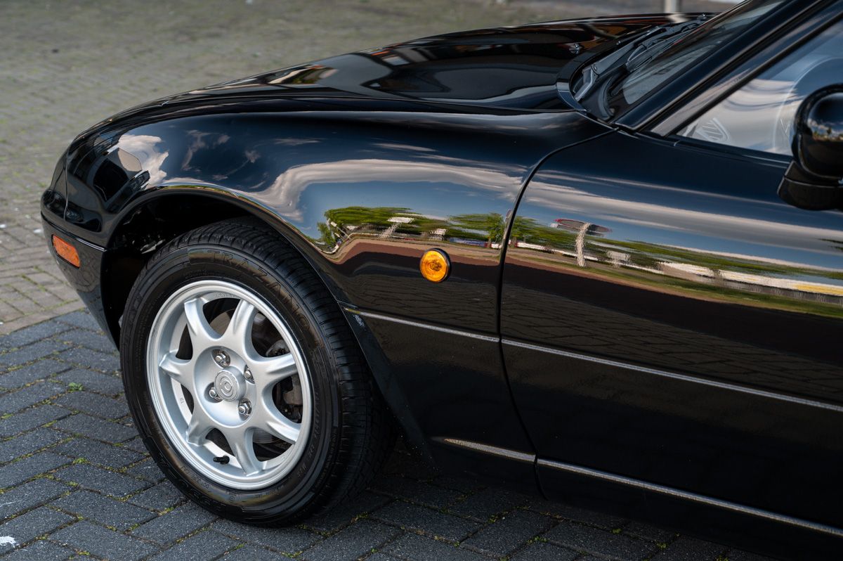 Mazda MX-5 (1995) — foto 34